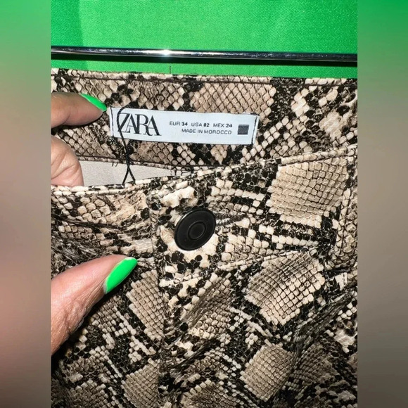 Zara Faux Leather Animal Print Pants size 2 - Picture 4 of 5